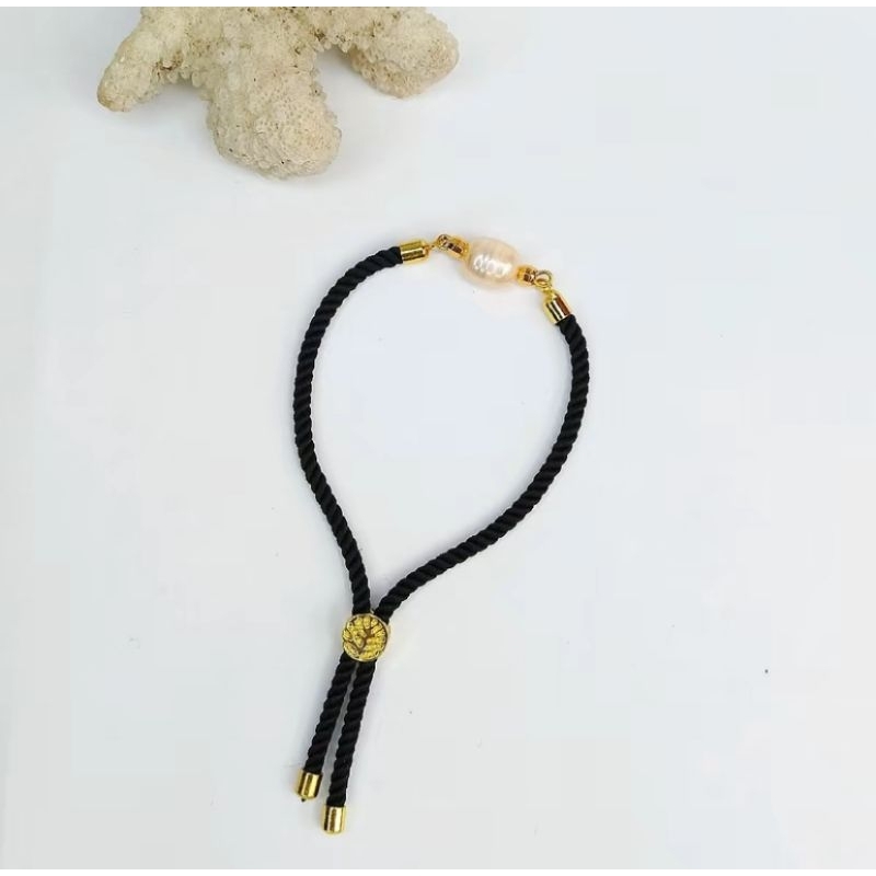 Gelang tali hitam khas lombok