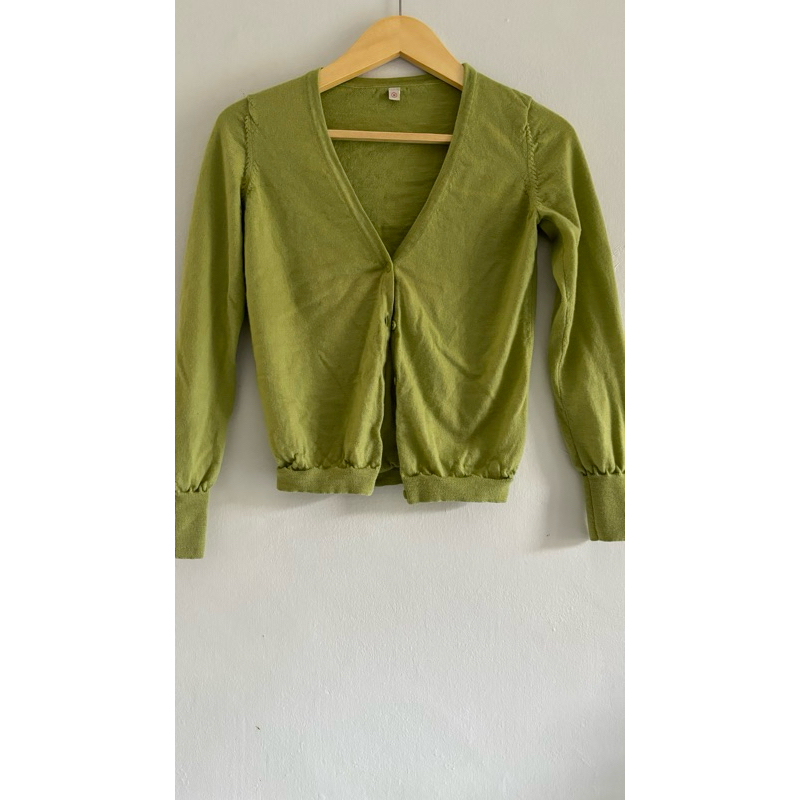 cardigan v neck uniqlo