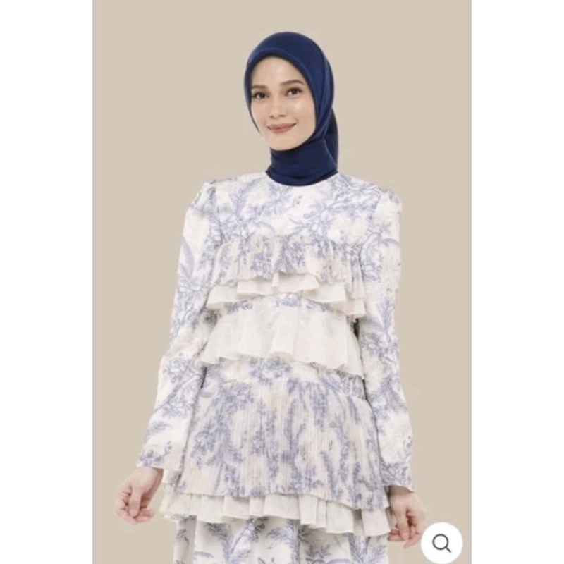 PRELOVED Ruby blouse wearing klamby