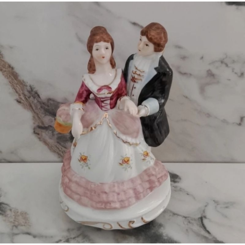 Patung keramik eropa pajangan antik type A