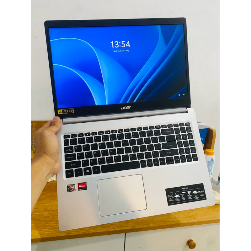 acer A515-45. ryzen 3 series 5000. backlit. ram 8/512gb ssd. likenew