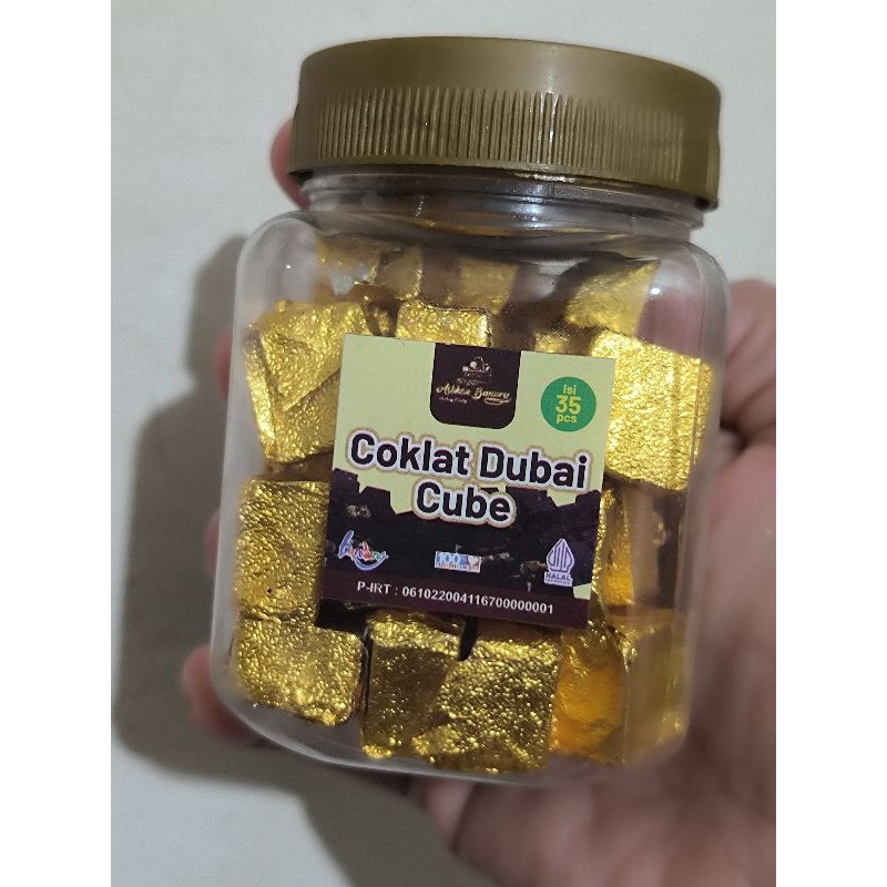 

coklat Dubai cube by arkhan bakery