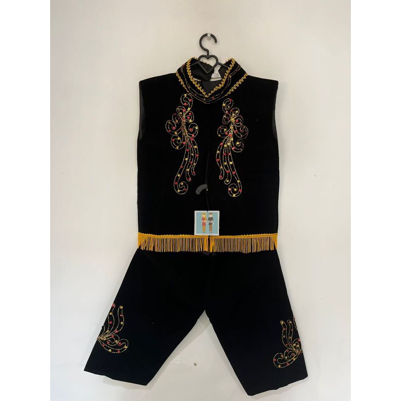 Baju adat Kalimantan/Dayak Anak Laki Laki TK