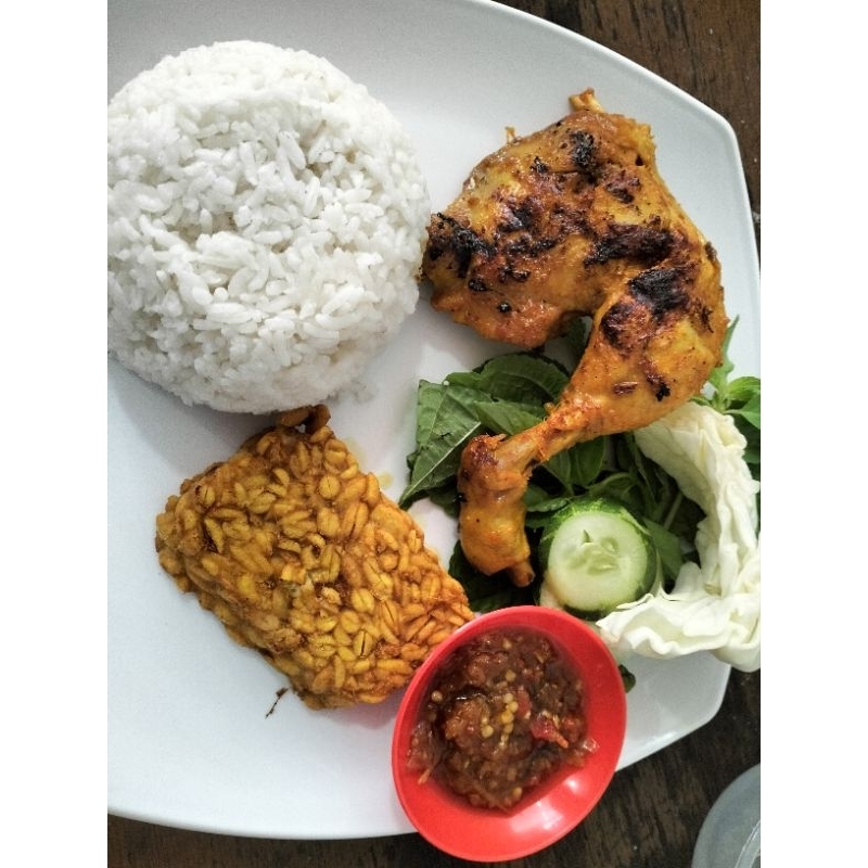 

Ayam bakar siap saji