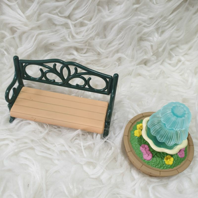 Sylvanian Families Bench Garden and Fountain