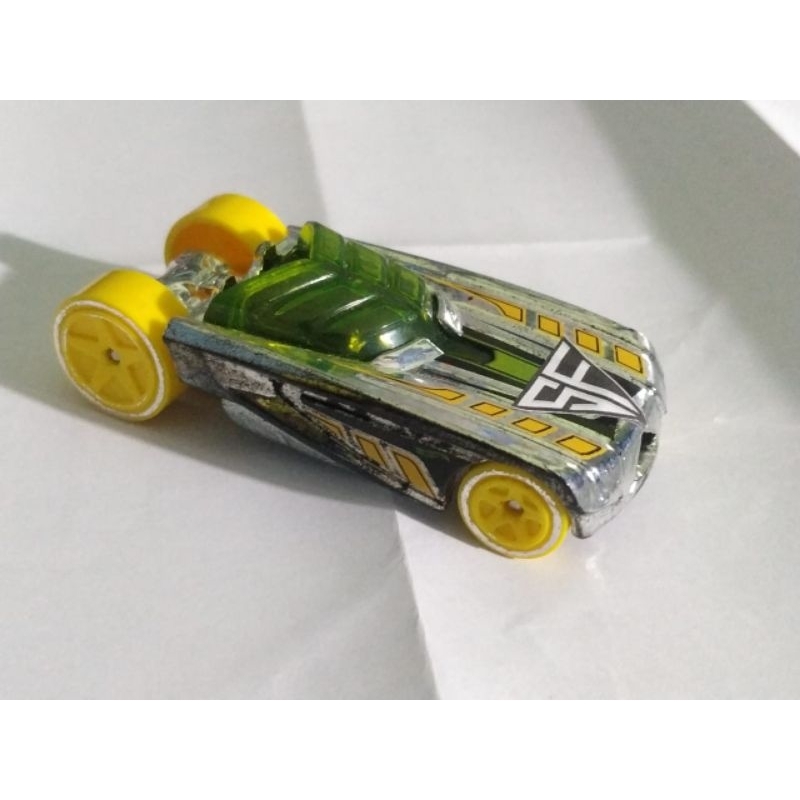 Hot Wheels Pharodox Chrome Loose Jago Balap