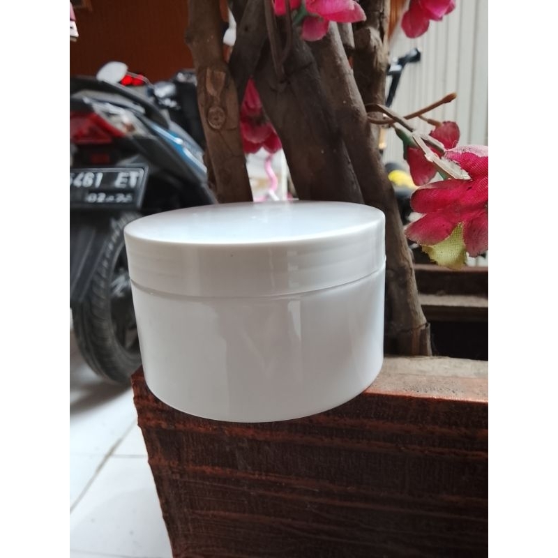 pot lulur 250gram bulat putih