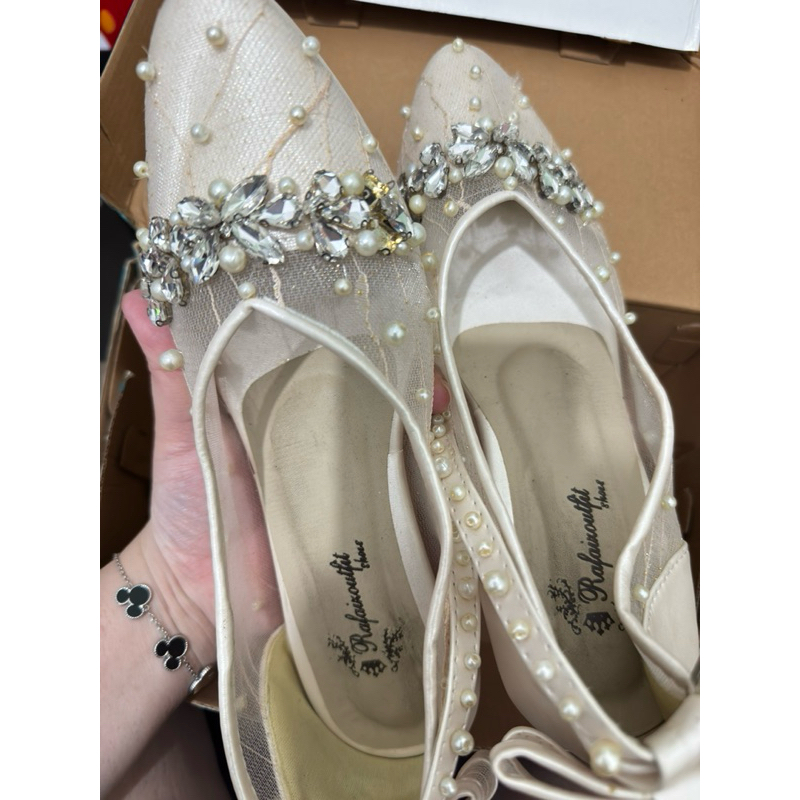 PRELOVED WEDDING SHOES