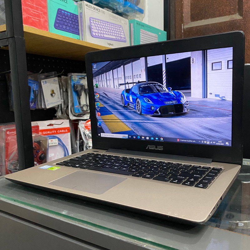 ASUS A456URK Intel i5 7200U Nvidia 930MX RAM 8 GB SSD 128 / 1 TB Laptop Second Desain Gaming