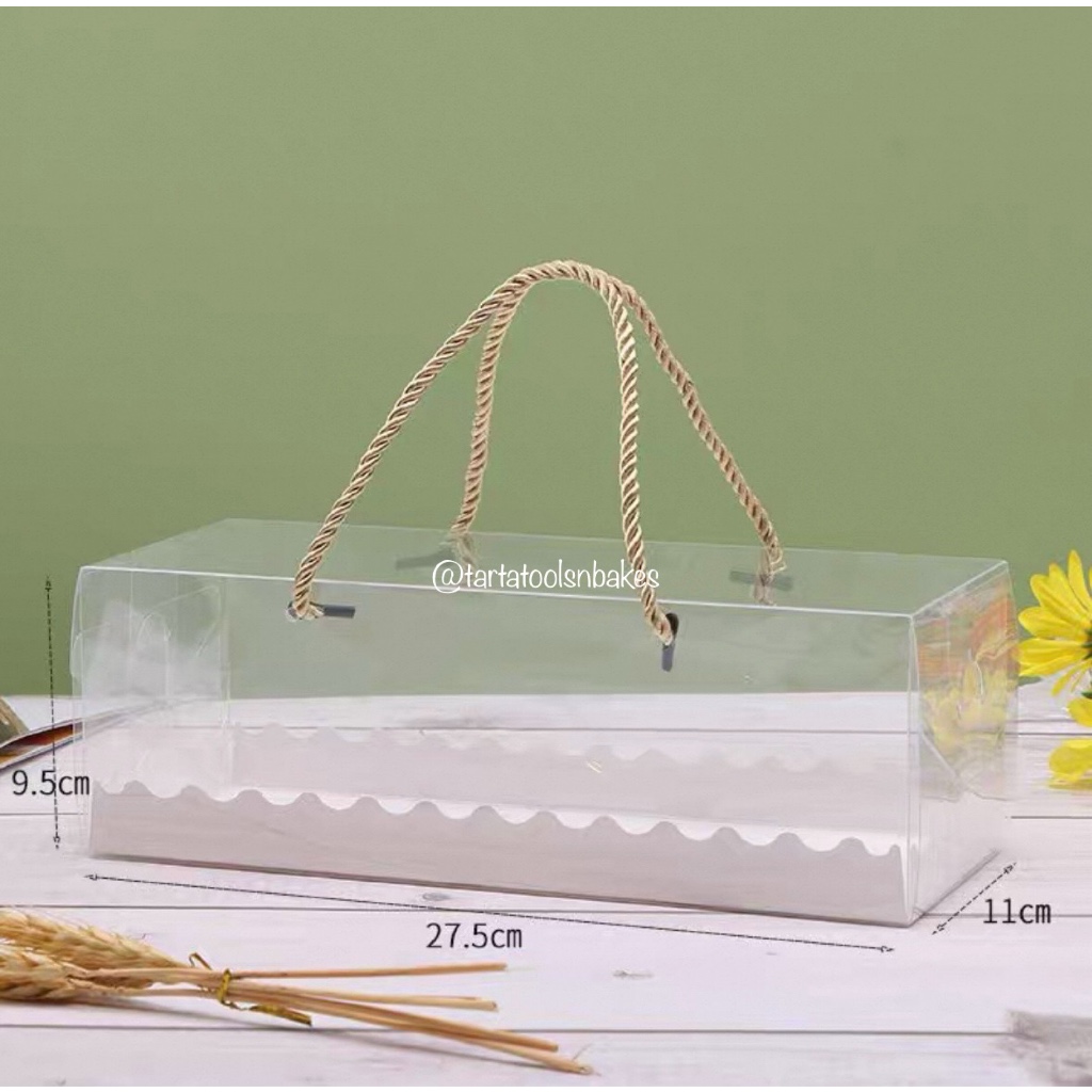 

Kotak Mika Kue Roll Cake Bolu Gulung | Gagang | Tenteng | Tali | 27.5x11x9.5CM