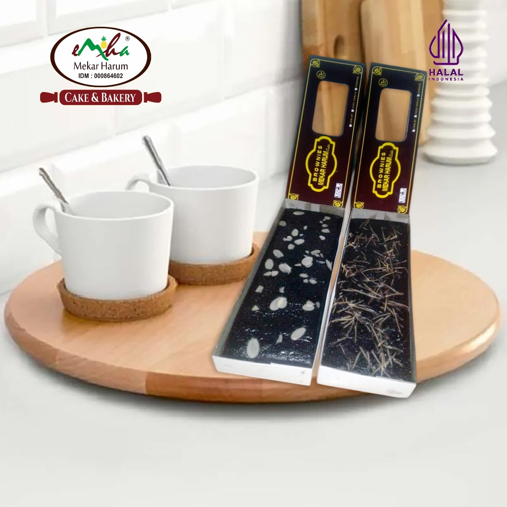 

BROWNIES DARK COKLAT SPESIAL UKURAN 30X10 NIKMAT LEZAT TOPING ALMON