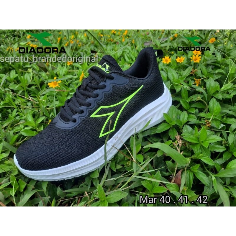 sepatu kerja sport runing cowok diadora hitam stabilo original asli ori