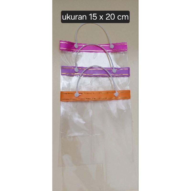 

Plastik souvenir ukuran 15 x 20 cm