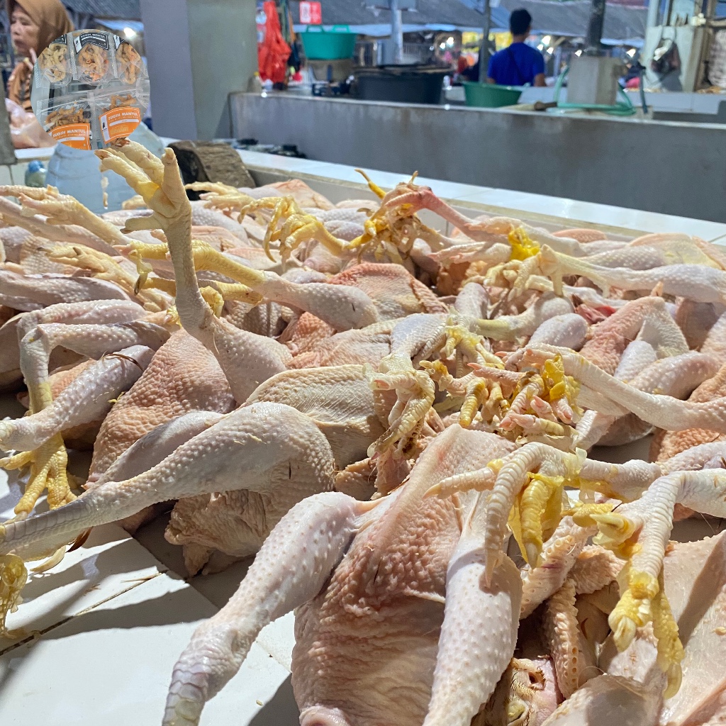 

Ayam Horen atau Ayam merah utuh bersih