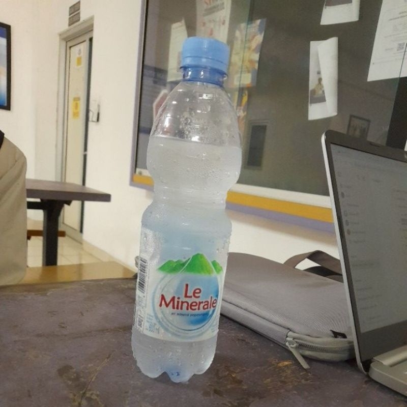 

Botol bekas le minerale