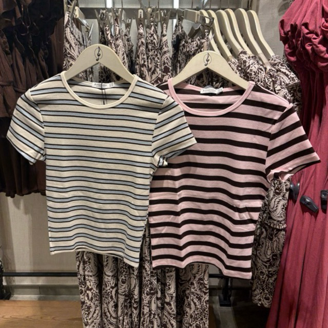 STRADIVARIUS T-SHIRT CROP