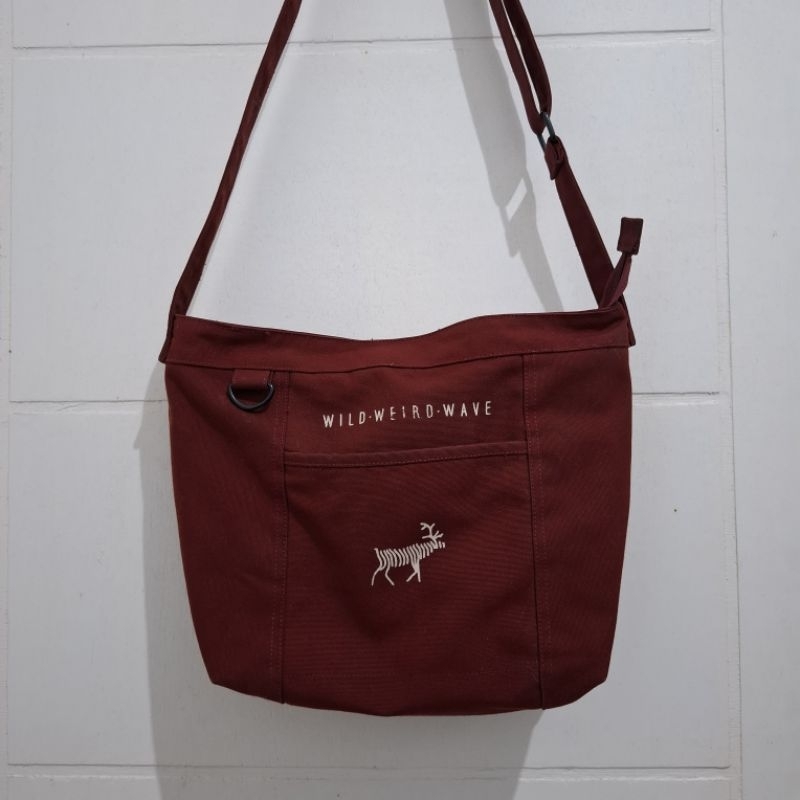 PRELOVED TAS SELEMPANG SVGGEST MARUN