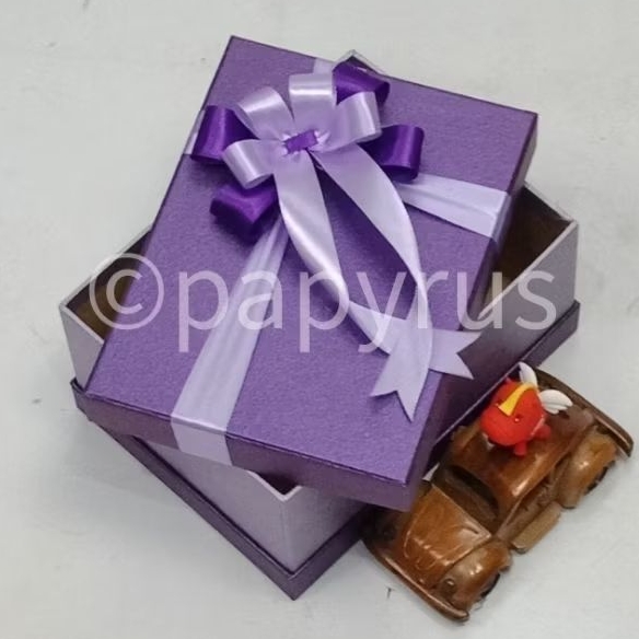 

PAPYRUS Sandwich 15x20 Tinggi 10cm Kotak Kado Gift Box V1