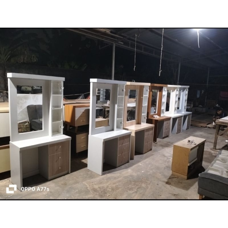 Meja Rias / Meja Rias HPL / Meja Rias Minimalis