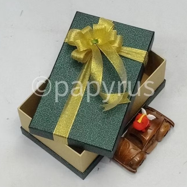 

PAPYRUS Sandwich 15x25 Tinggi 10cm Kotak Kado Gift Box V2