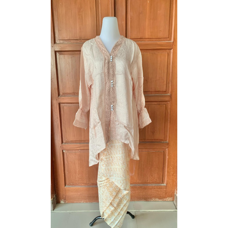 kebaya Viscose one set ( baju + rok lilit)