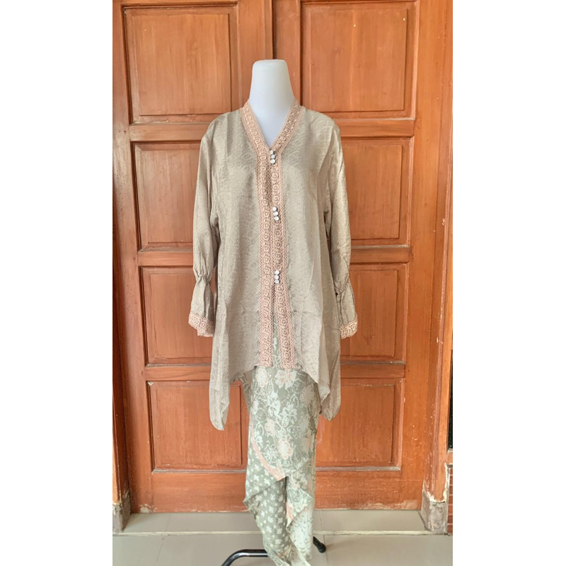 kebaya Viscose one set ( baju + rok lilit)