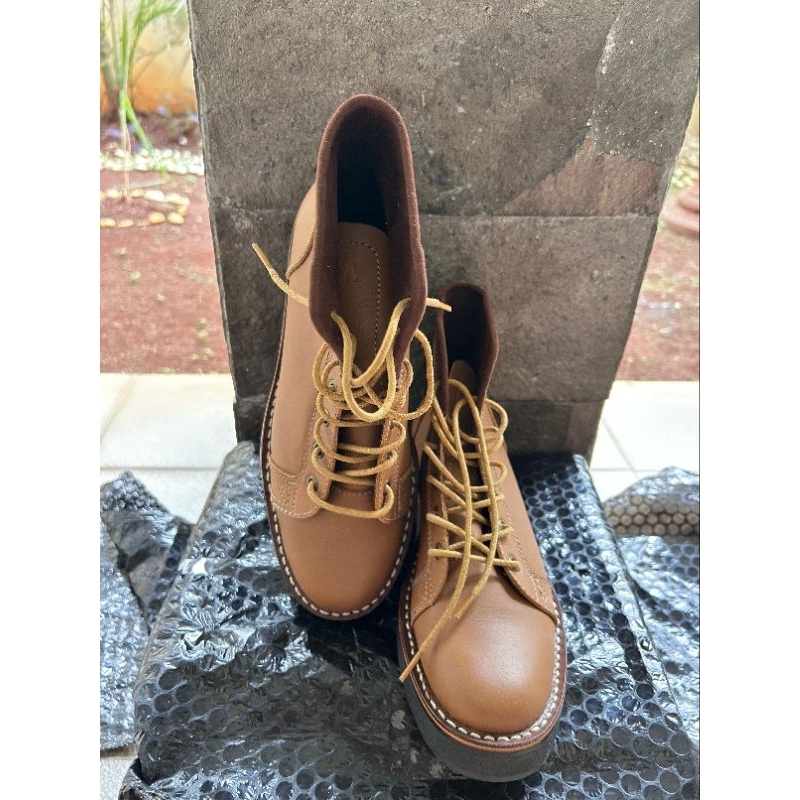 Boots Kulit Coklat Wanita