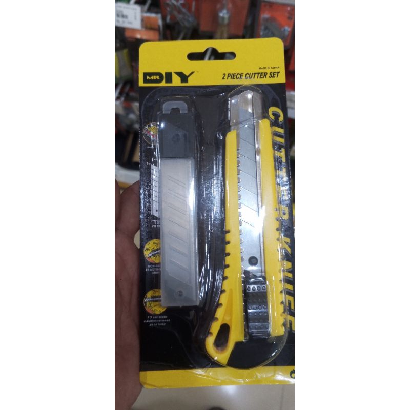 

Cutter / Pisau Stainless + isi