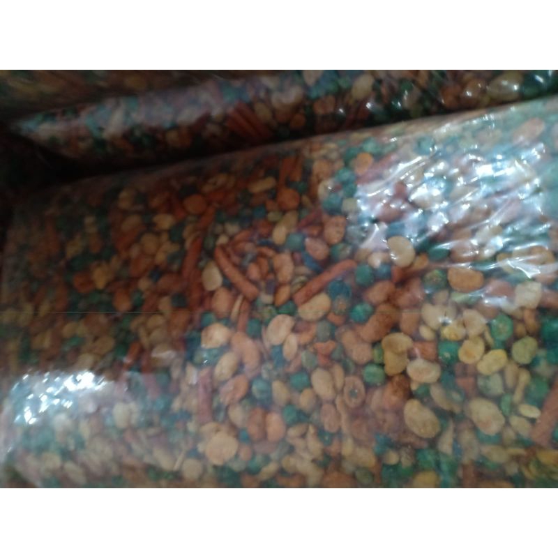 

Snack Kacang Campur Varian 250gr & 500gr