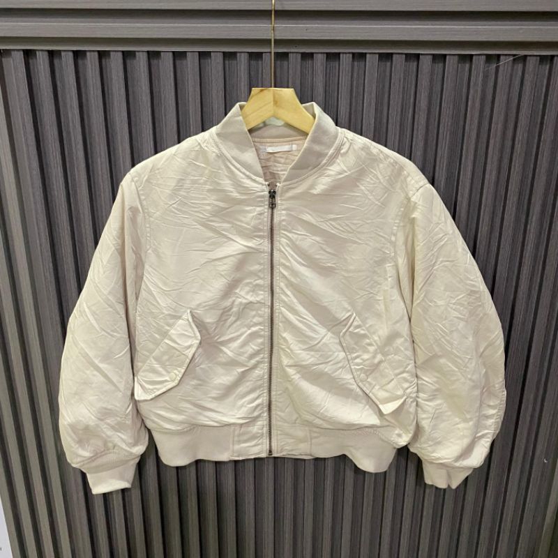 Preloved jaket pria Uniqlo, jaket cowok ,jaket bomber