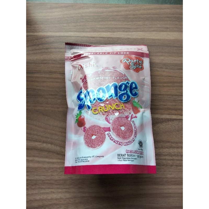 

oishi sponge crunch strawberry flavour 100g