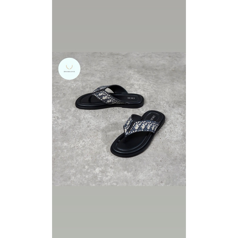 Christian Dior Thong Oblique Jacquard Slide / Sandal in Black