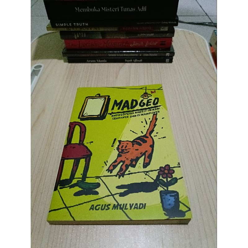Buku Original - MADGEO ensiklopedia nabati hewani seadanya dan semampunya oleh Agus Mulyadi