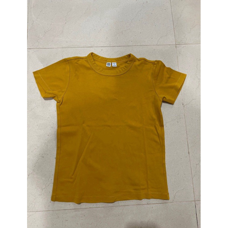 Kaos Uniqlo Wanita S