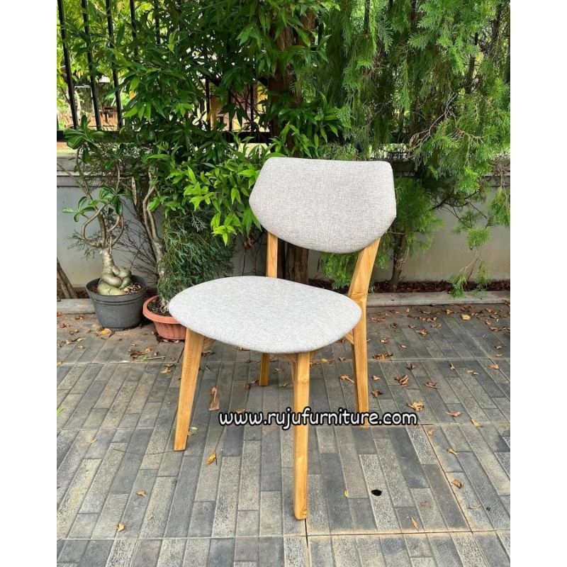 Kursi makan dudukan senderan  royal foam d.22 minimalis