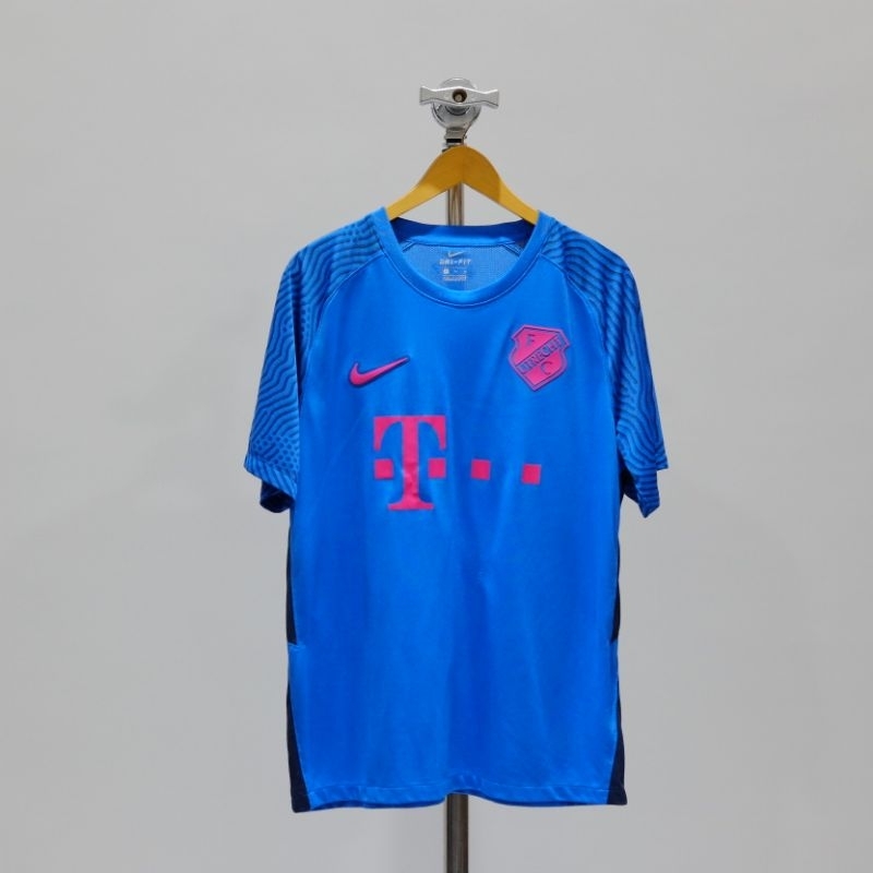 Jersey Sepakbola FC Utrecht Matchworn