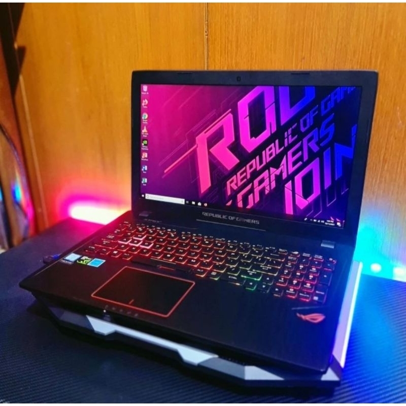 Asus ROG Strix GL553VD Gaming Desain Laptop i7 GDDR5X 1050 12 GB Total