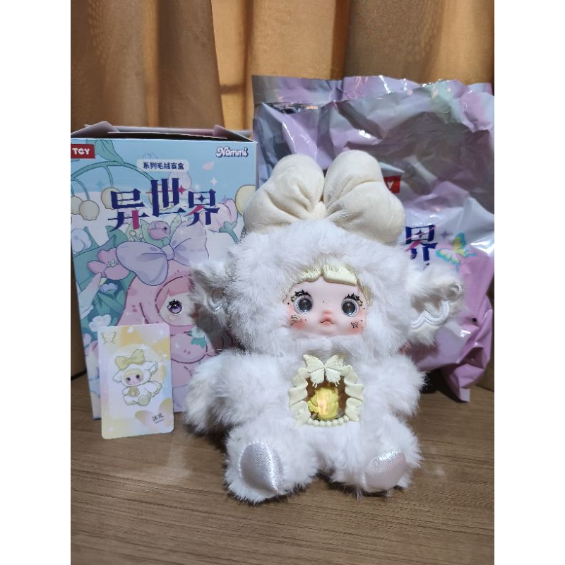 Blindbox Nommi V6 Fantasy World Aurora/Putih Unsealed