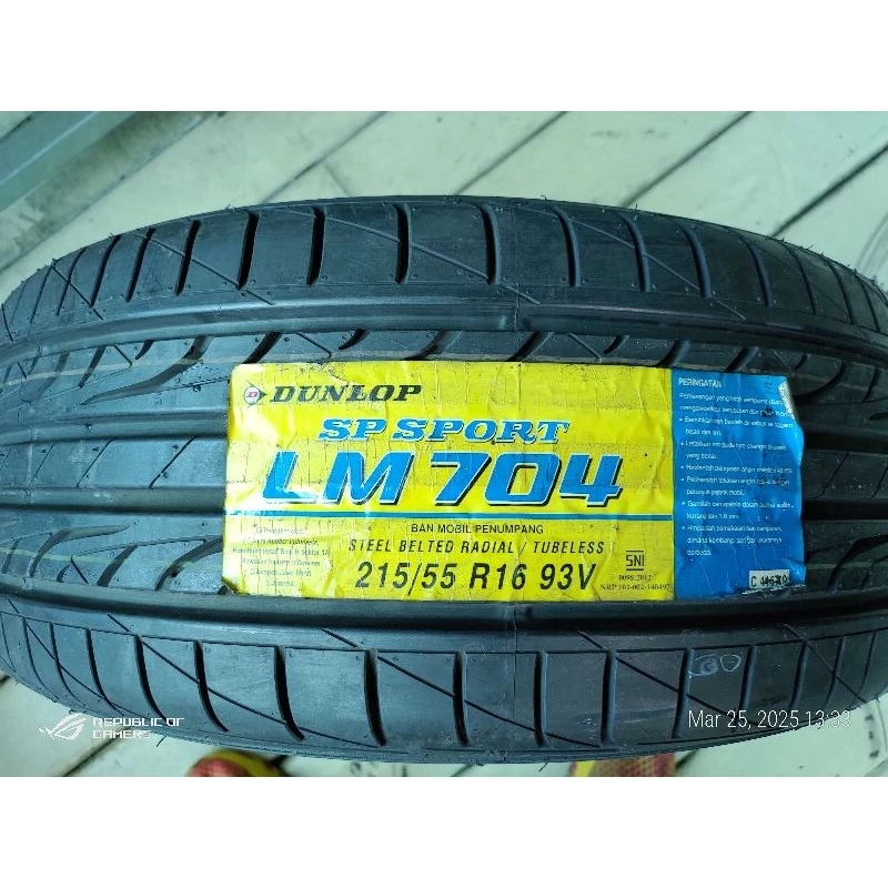 Ban Dunlop LM704 215/55 R16