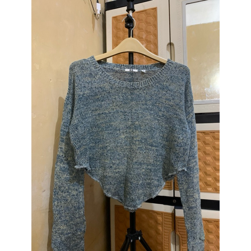 Preloved Crop Rajut Uniqlo (Alvancystore)