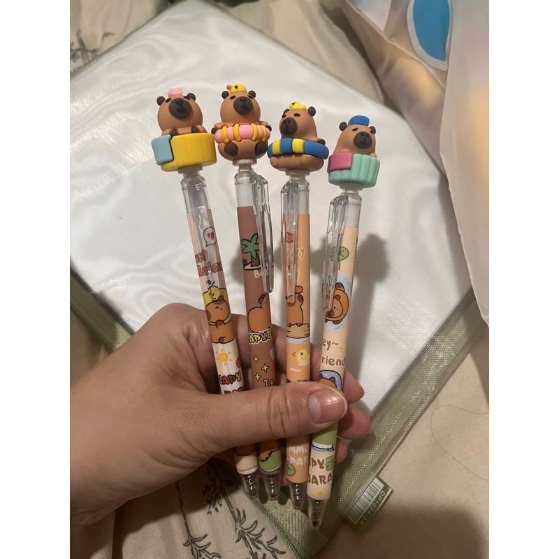 

pena gel hitam Capybara