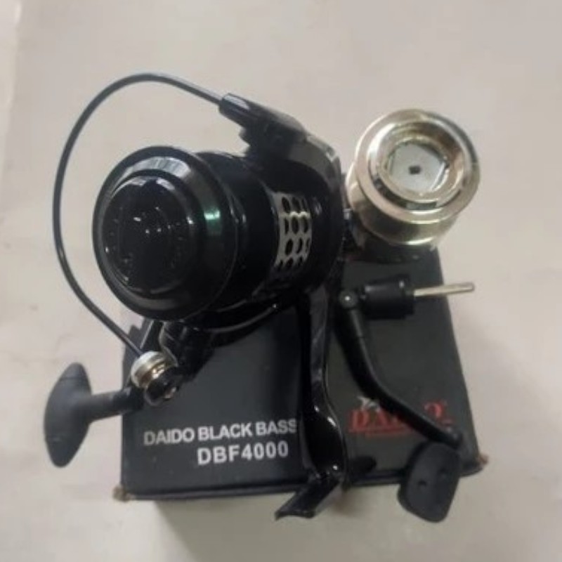 Reel Daido Black Bass DBF 4000