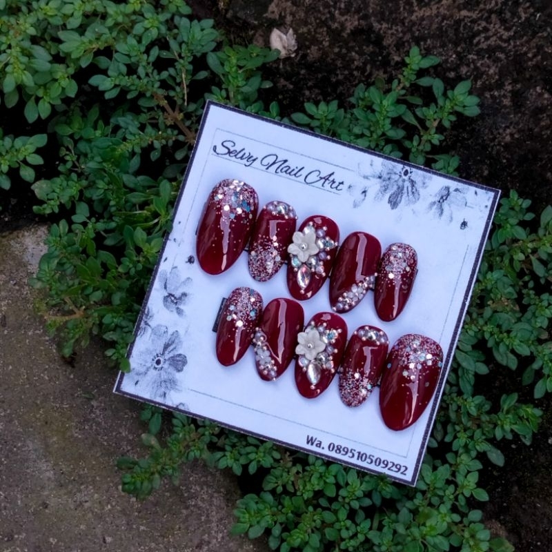 kuku palsu wedding maroon