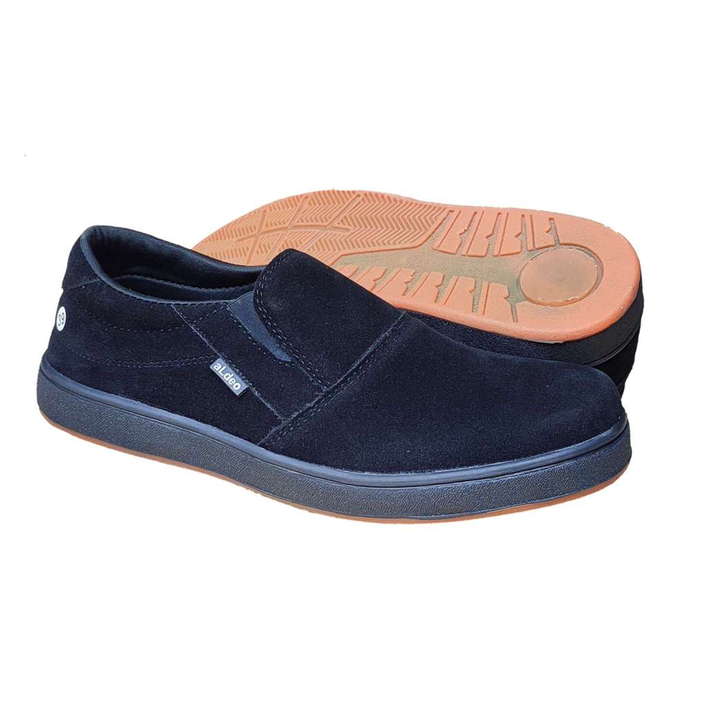 Aldhis Sepatu Casual Pria Sepatu Slip On Hitam Polos Tanpa Tali Buat Kerja Kuliah dan Santai