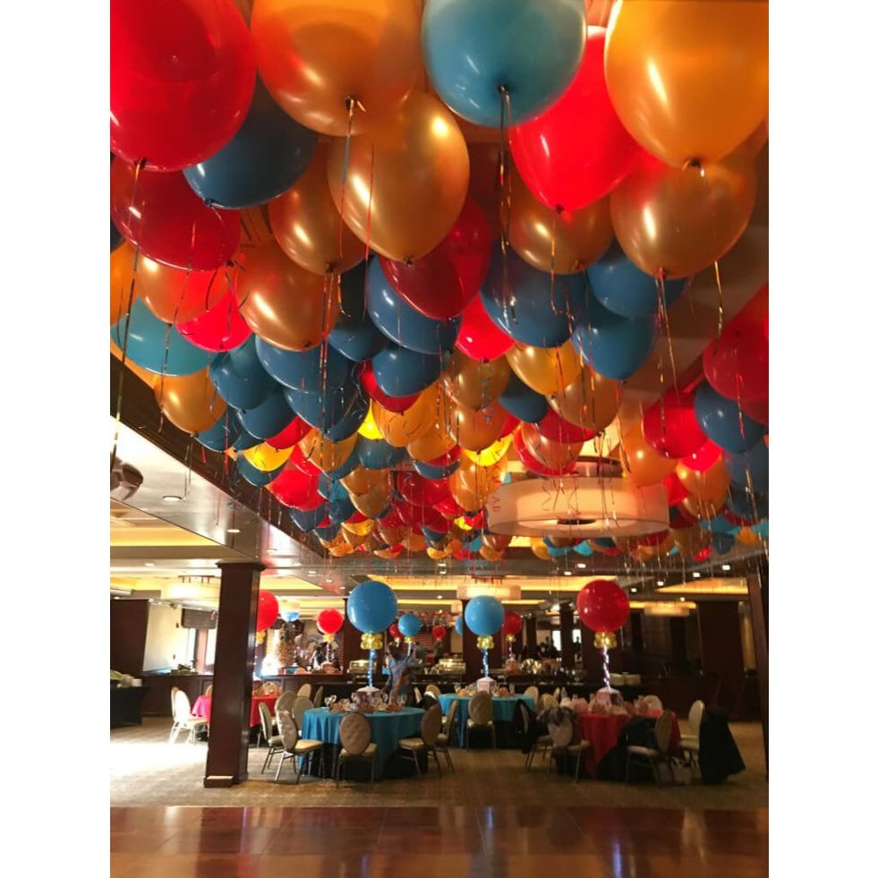 Balon gas helium terbang