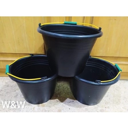 Ember Cor Besar Hitam Bangunan