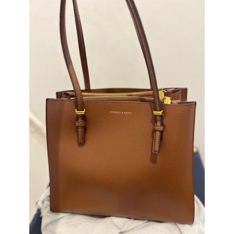 tote bag charles and keith di jamin ori