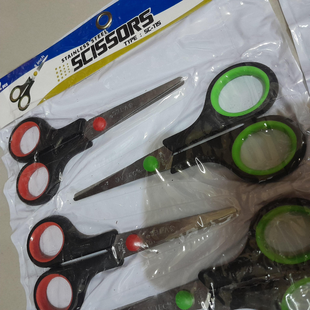 

Gunting BESAR Stainless MURAH 15cm GUNTING WARNA 15 cm GROSIR