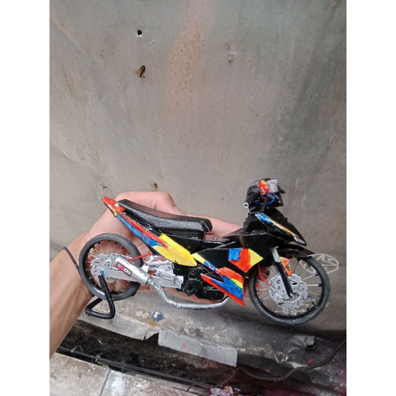 Miniatur motor mx king sangkuriang