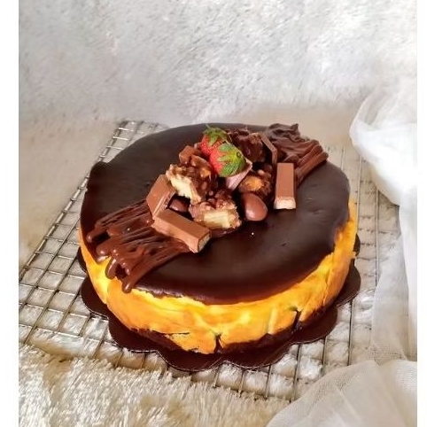 

BASQUE BURNT CHEESECAKE | BIRTHDAY CAKE DAN HAMPERS